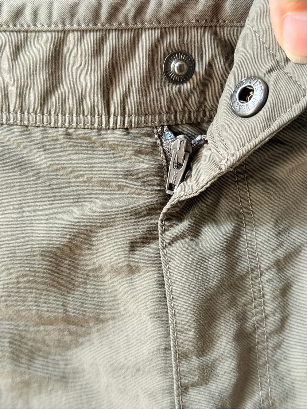 The North Face Men's Khaki Cargo Hiking Shorts Size 30